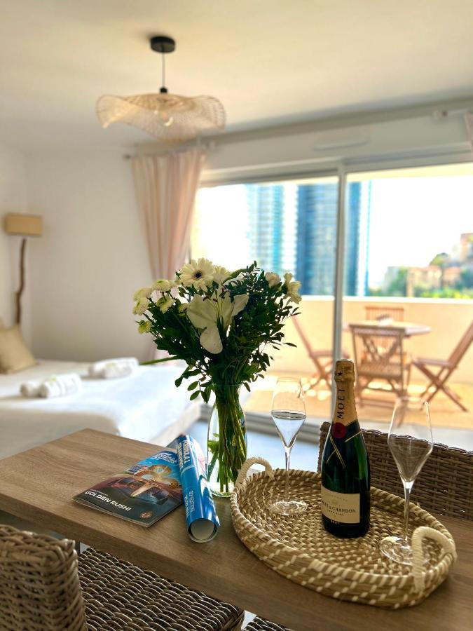 Luxueux Studio Neuf - Frontiere Monaco - Piscine - Parking Prive Екстериор снимка